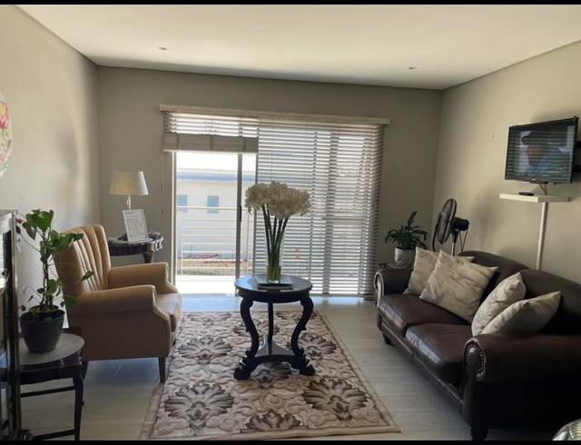 1 BEDROOM APARTMENT FOR SALE IN STELLENRIDGE